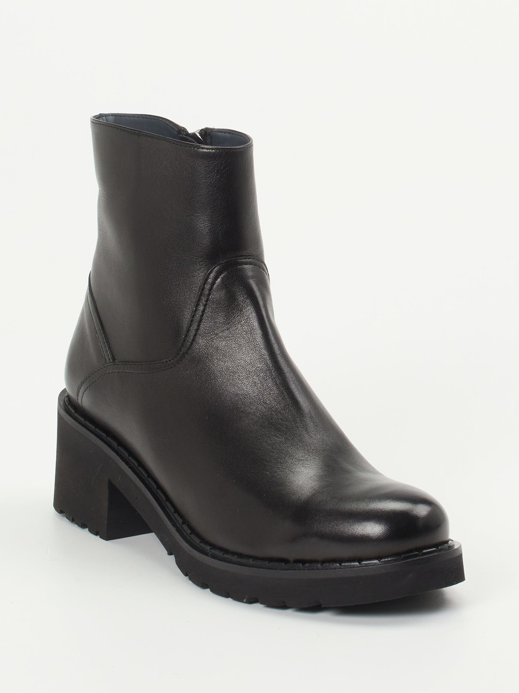 Konstantin Starke – Stiefelette aus Lammleder Schwarz