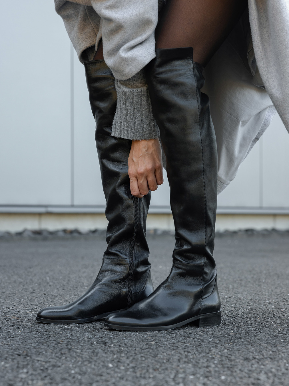 Konstantin Starke – Overknee-Stiefel aus Lammleder Schwarz