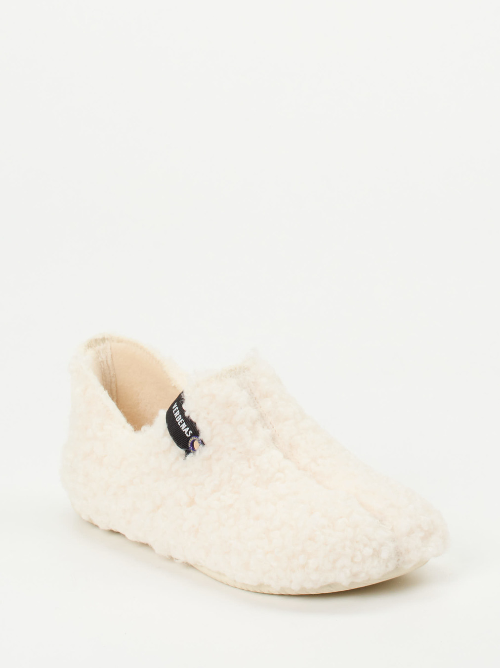Verbenas – Hüttenschuh aus Teddyfleece wollweiß