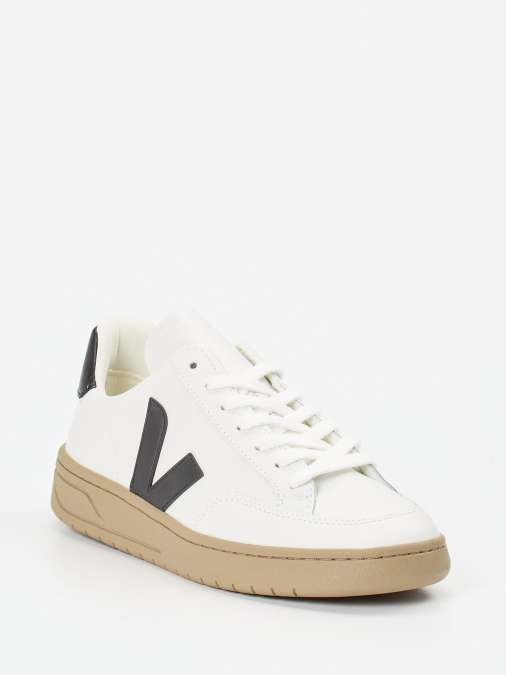 VEJA – Sneaker aus Kalbleder in Weiß