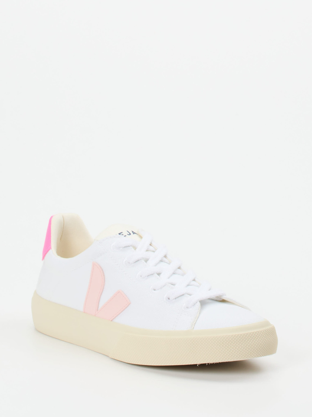 VEJA – Sneaker aus Canvas in Weiß mit Pastellakzent