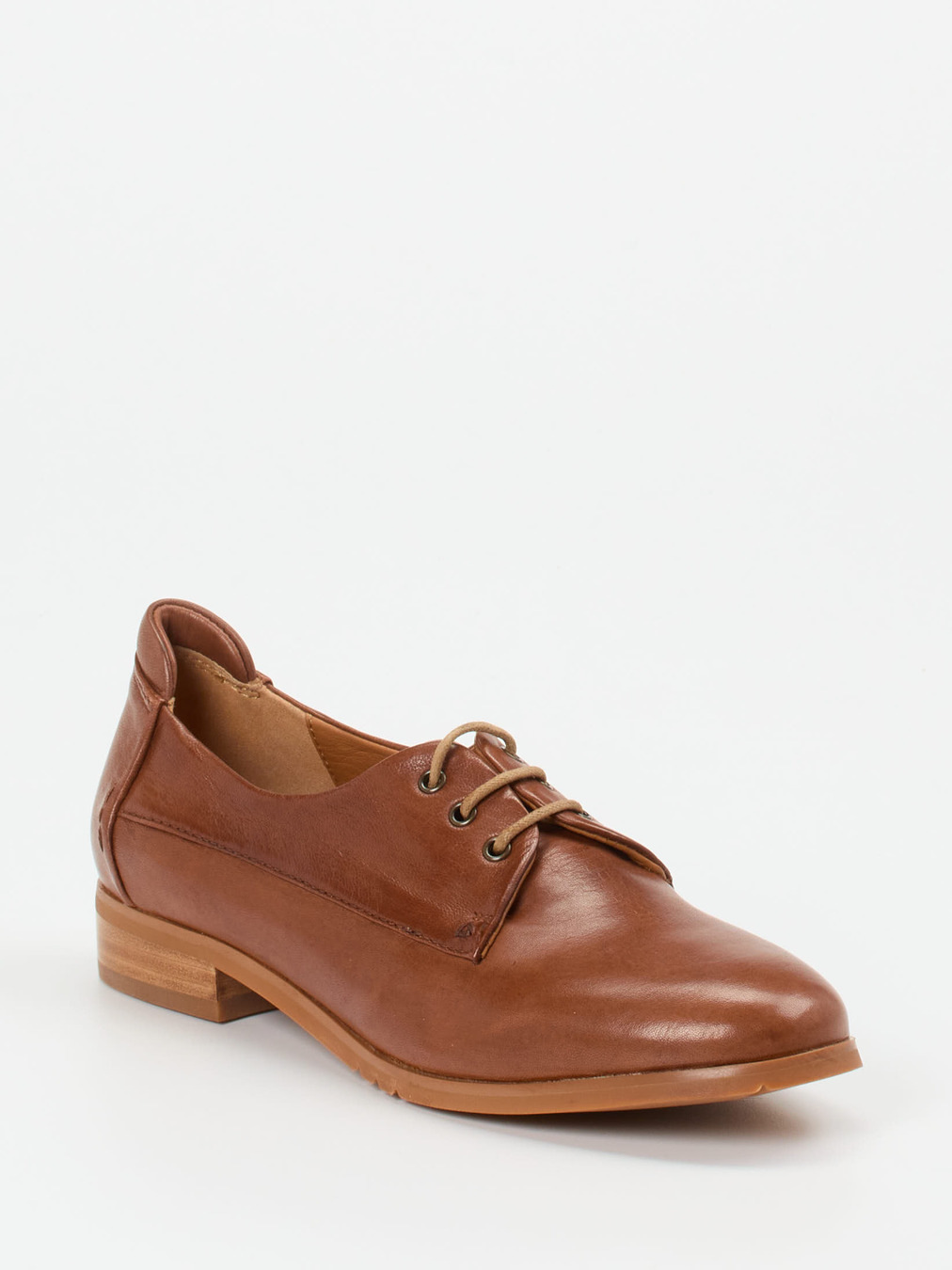 Ginger & Glove – Derby-Schnürschuh aus Lammleder Cognac