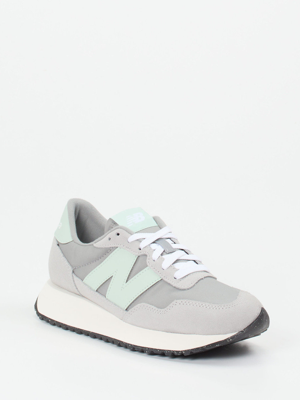 New Balance – Retro-Sneaker aus Textil und Veloursleder