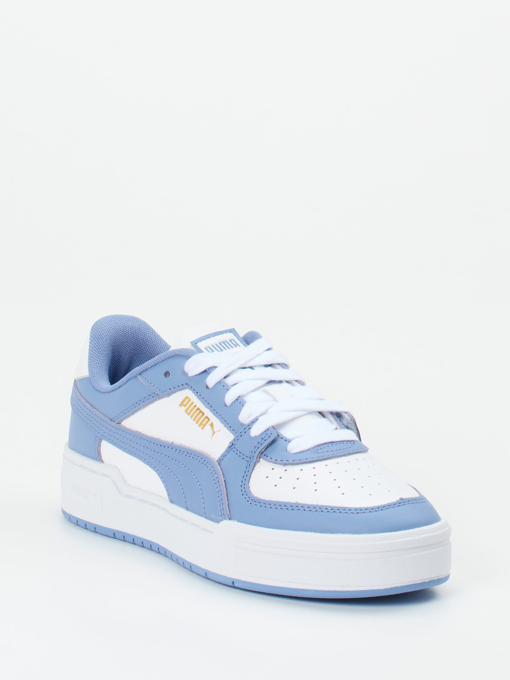 Puma – Sneaker aus Leder in Hellblau-Weiß