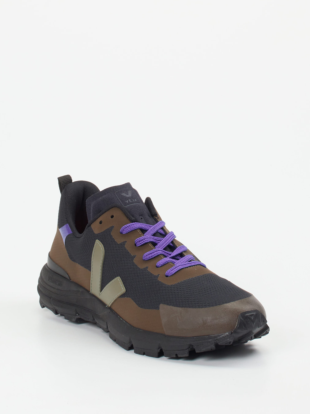 Veja – Trail-Sneaker aus veganem Meshtextil schwarz