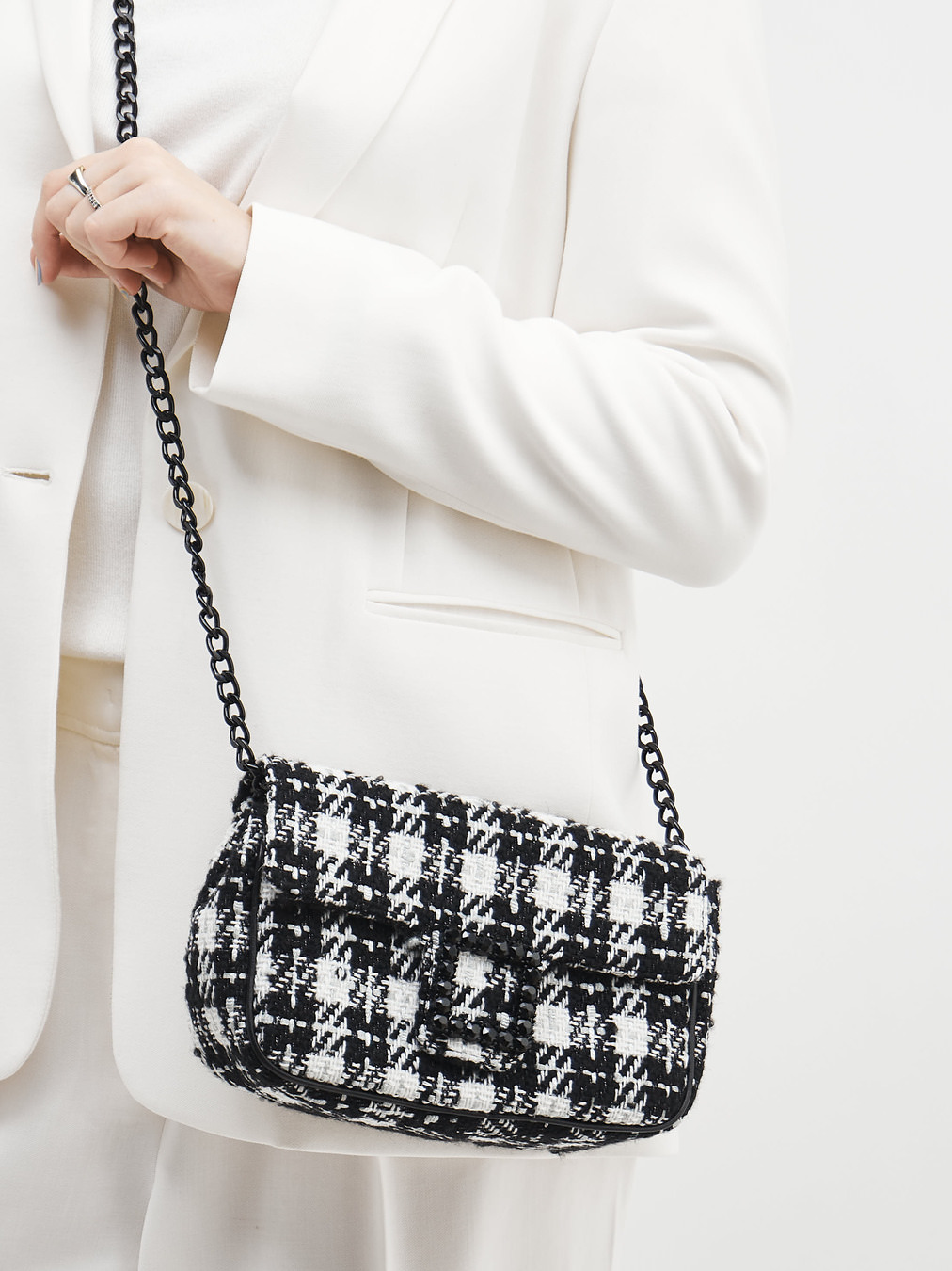 Konstantin Starke – Schultertasche aus Textil Bouclé schwarz