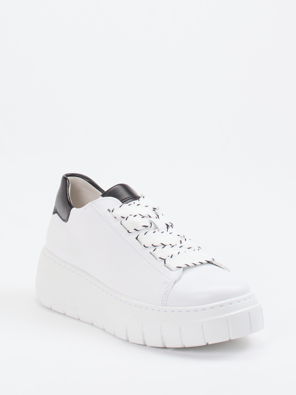 Gabor – Plateau-Sneaker aus Kalbleder weiß