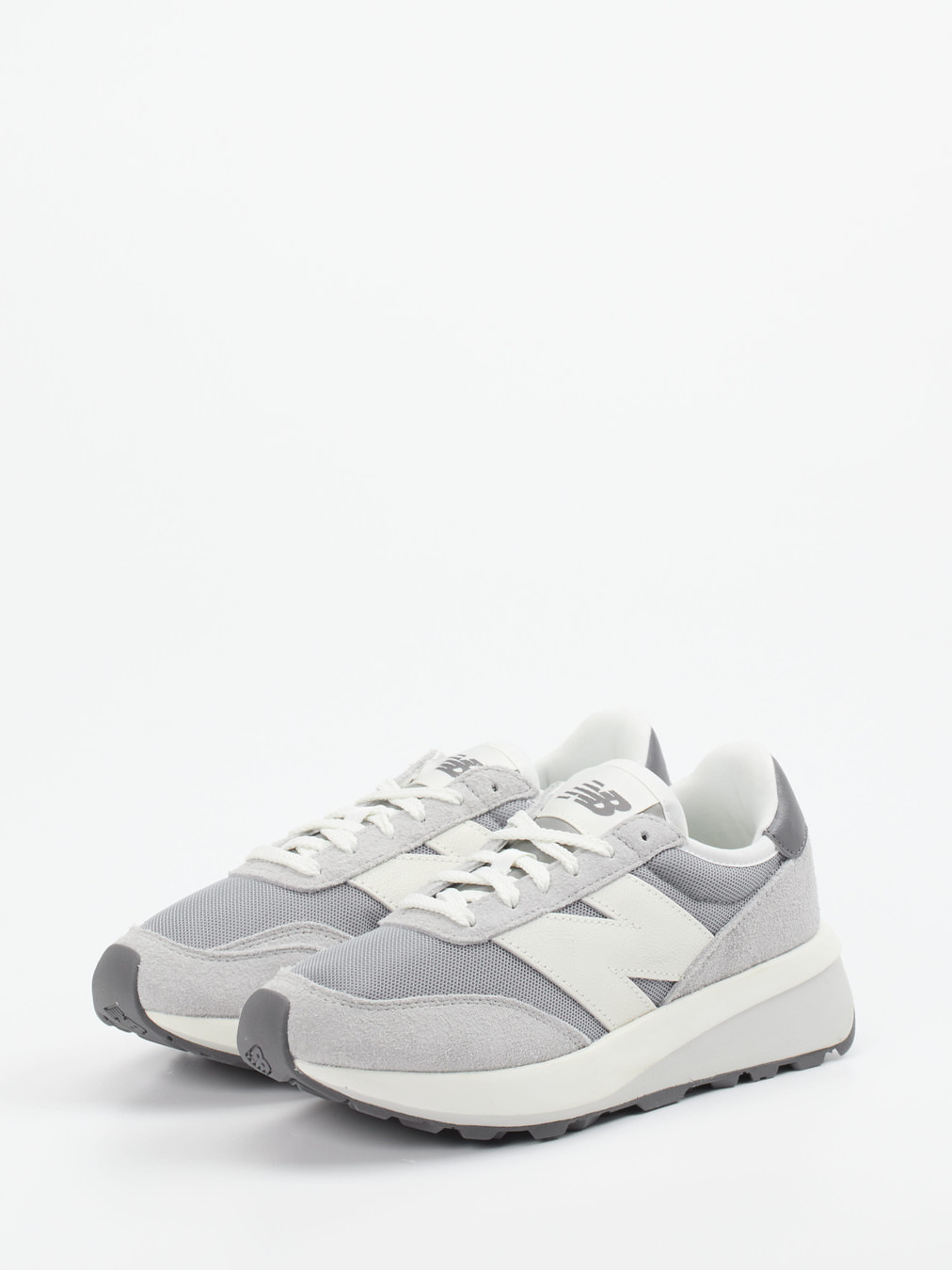 New Balance – Retro-Sneaker aus Textil in Grau