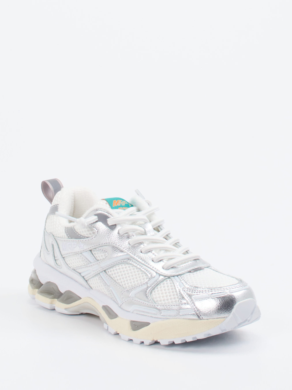 MRP – Chunky Sneaker aus Metallicleder silber