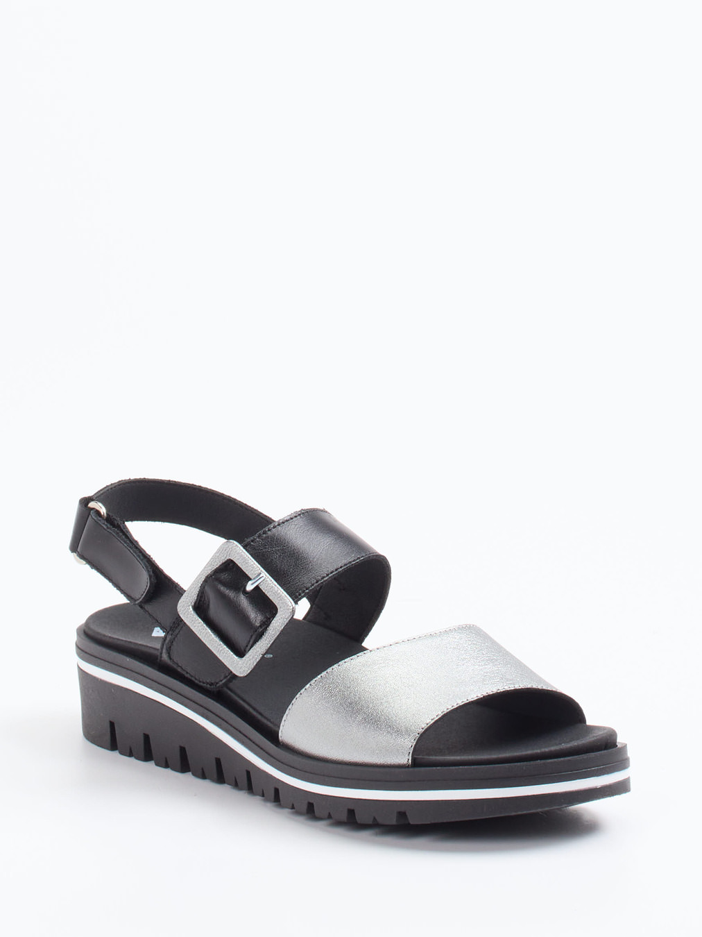 Piesanto – Plateau-Sandalen aus Kalbleder silberfarben