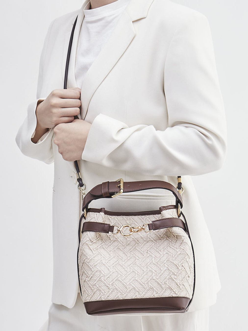 Viamailbag – Bucket Bag aus Textil und Leder beige