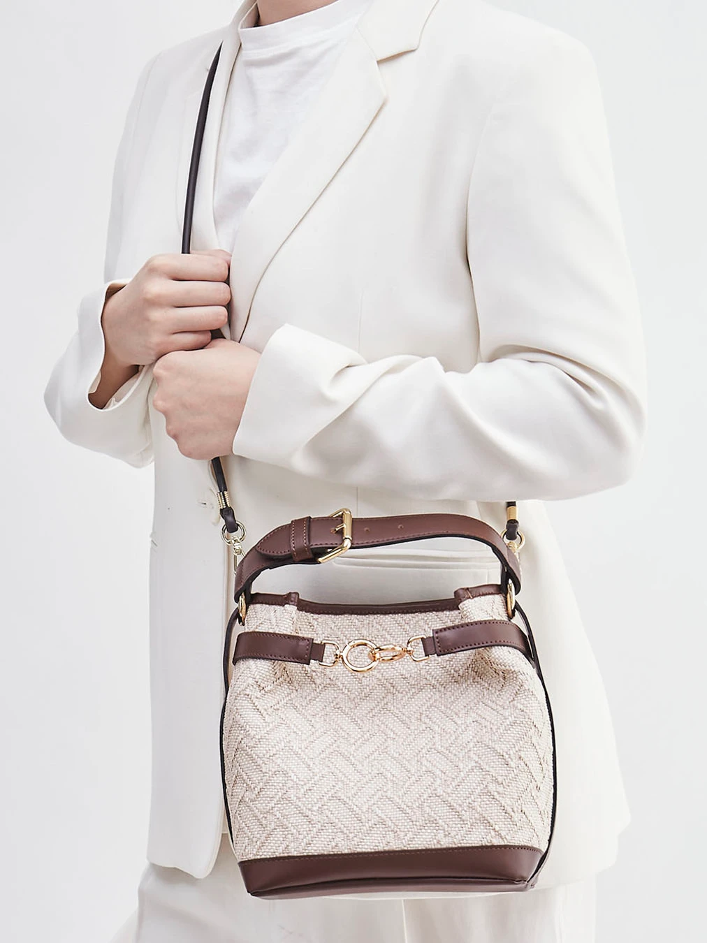 Viamailbag – Bucket Bag aus Textil und Leder beige