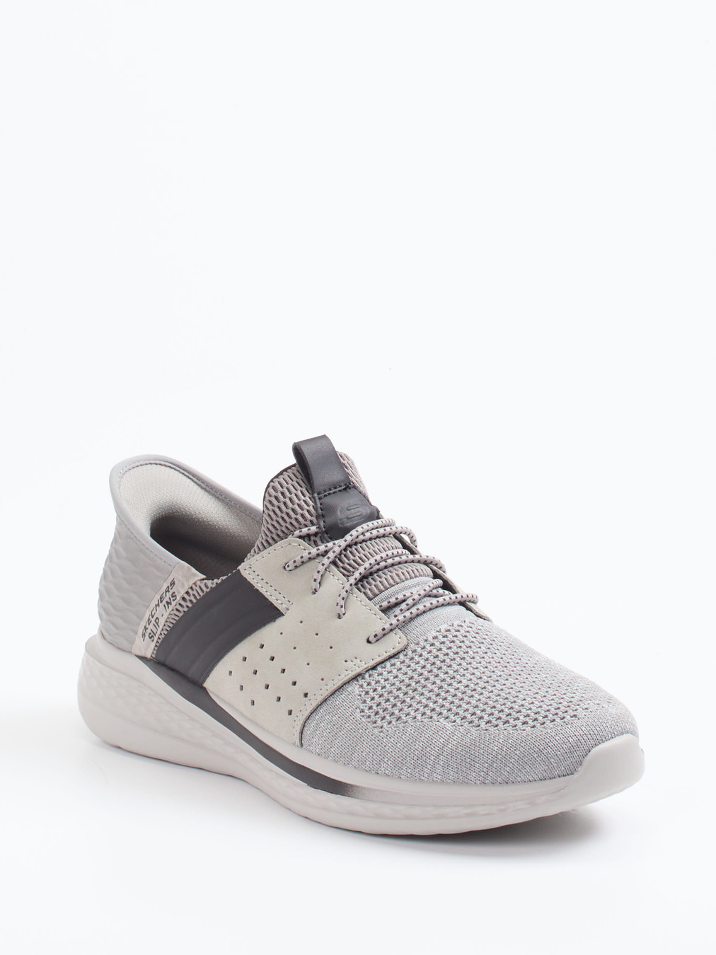 Skechers – Slip-On Sneaker aus Textil in Grau