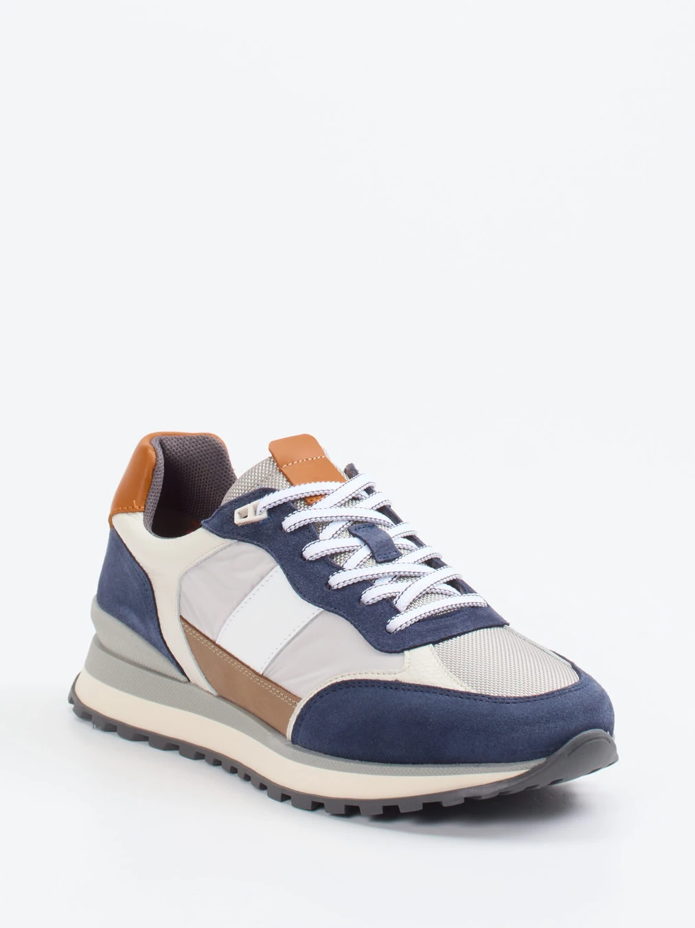Konstantin Starke – Sneaker aus Veloursleder Offwhite
