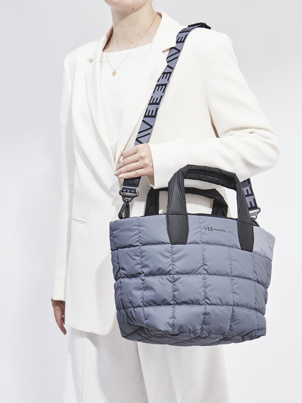 VeeCollective Berlin – Shopper aus Nylon in Taubenblau