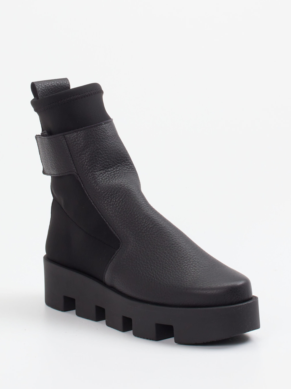 Arche – Stiefelette aus Kalbleder schwarz