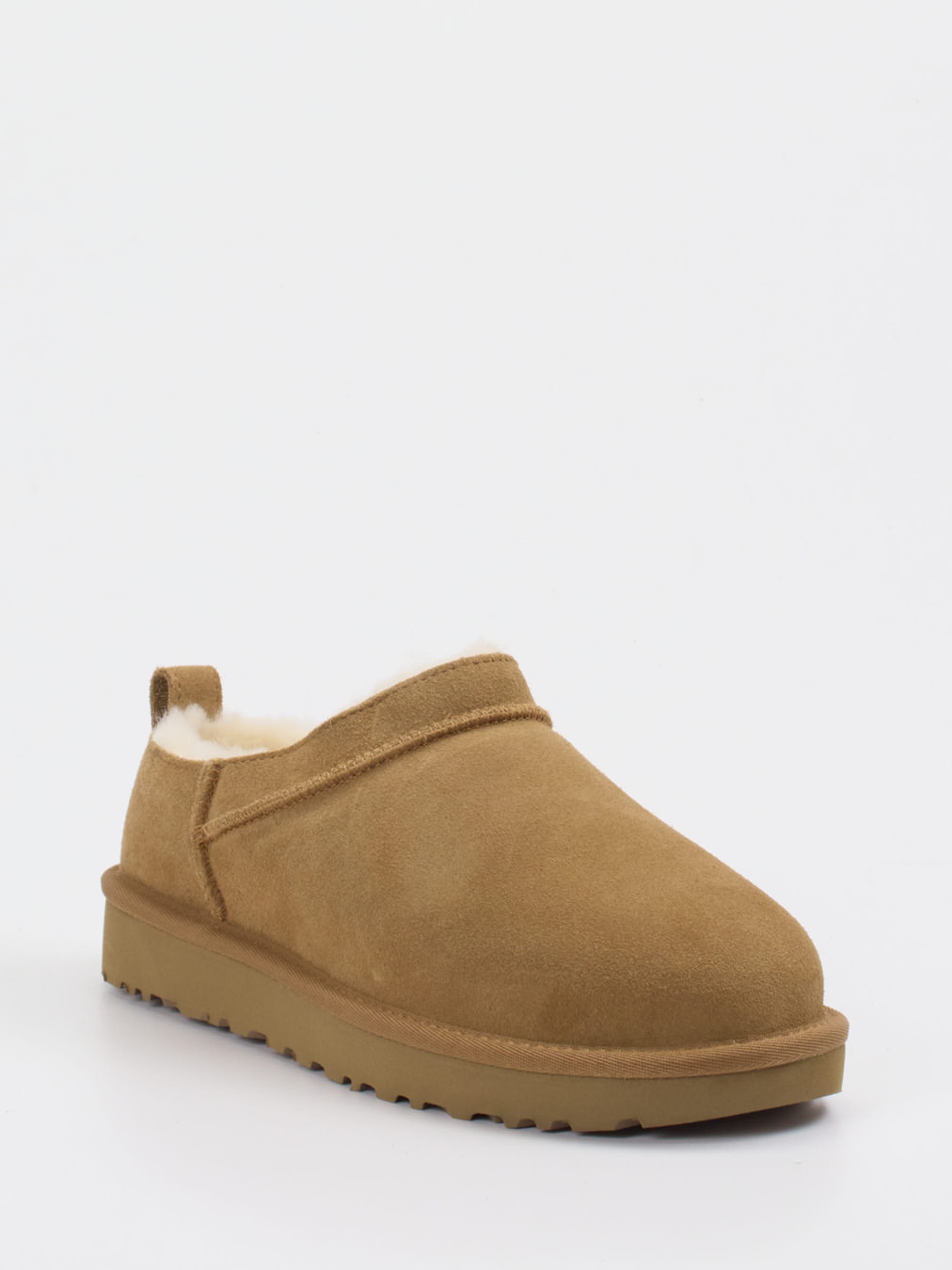 UGG – Hausschuh aus Veloursleder in Sandbeige