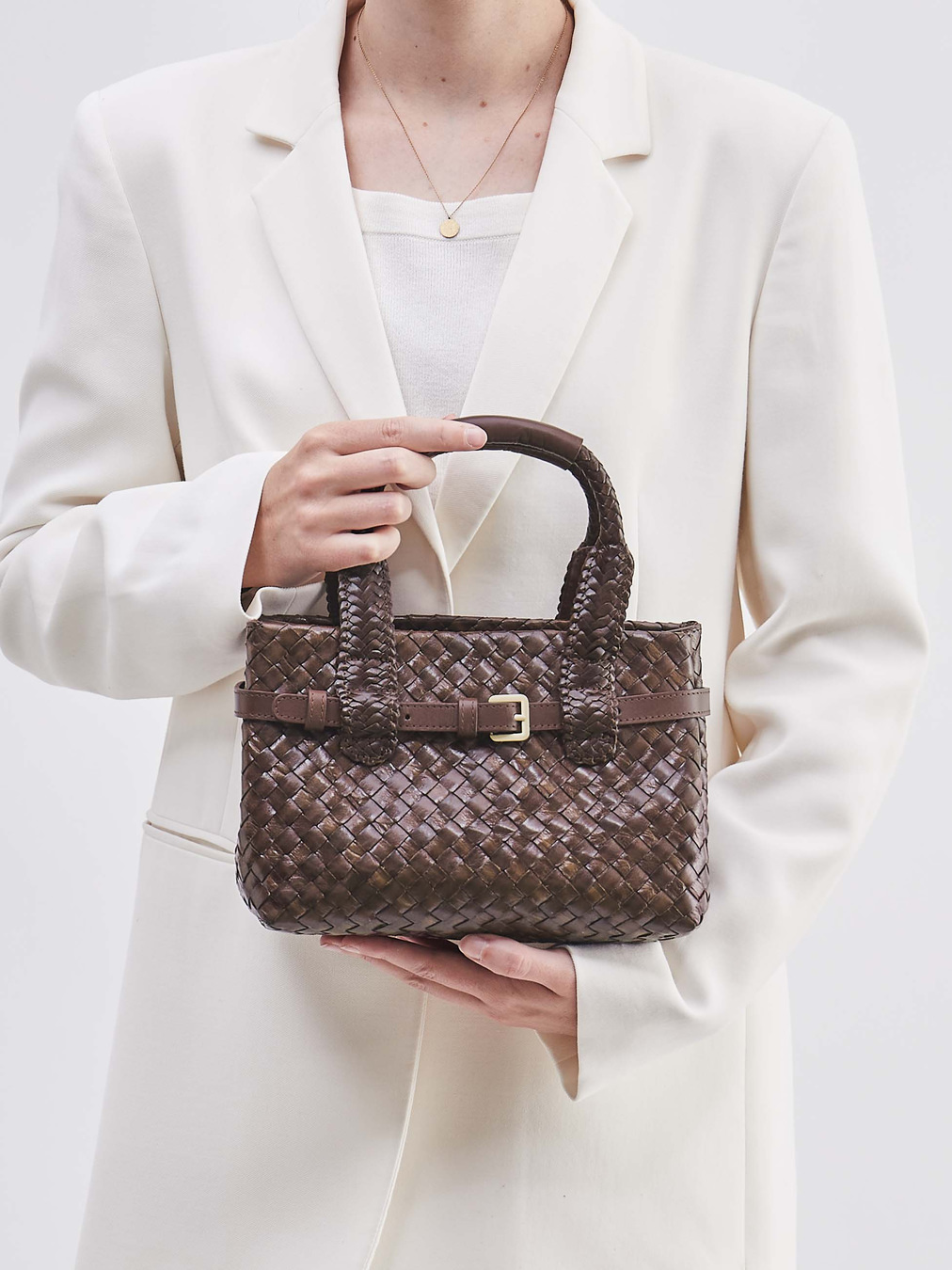 Allan K – Mini Tote Bag aus Flechtleder Dunkelbraun