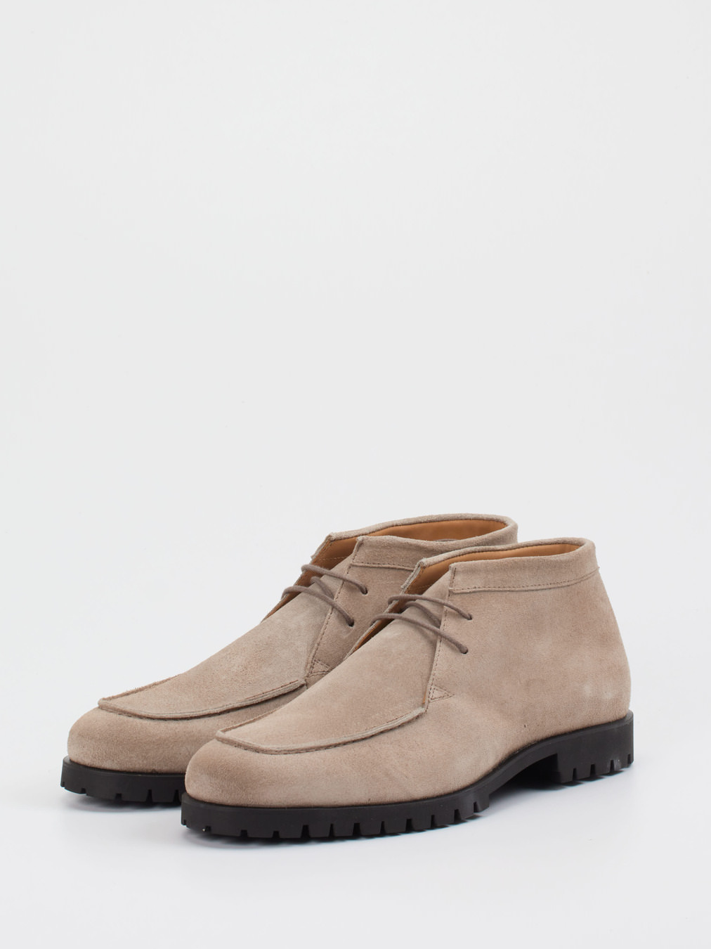 Konstantin Starke – Desert Boot aus Veloursleder Greige