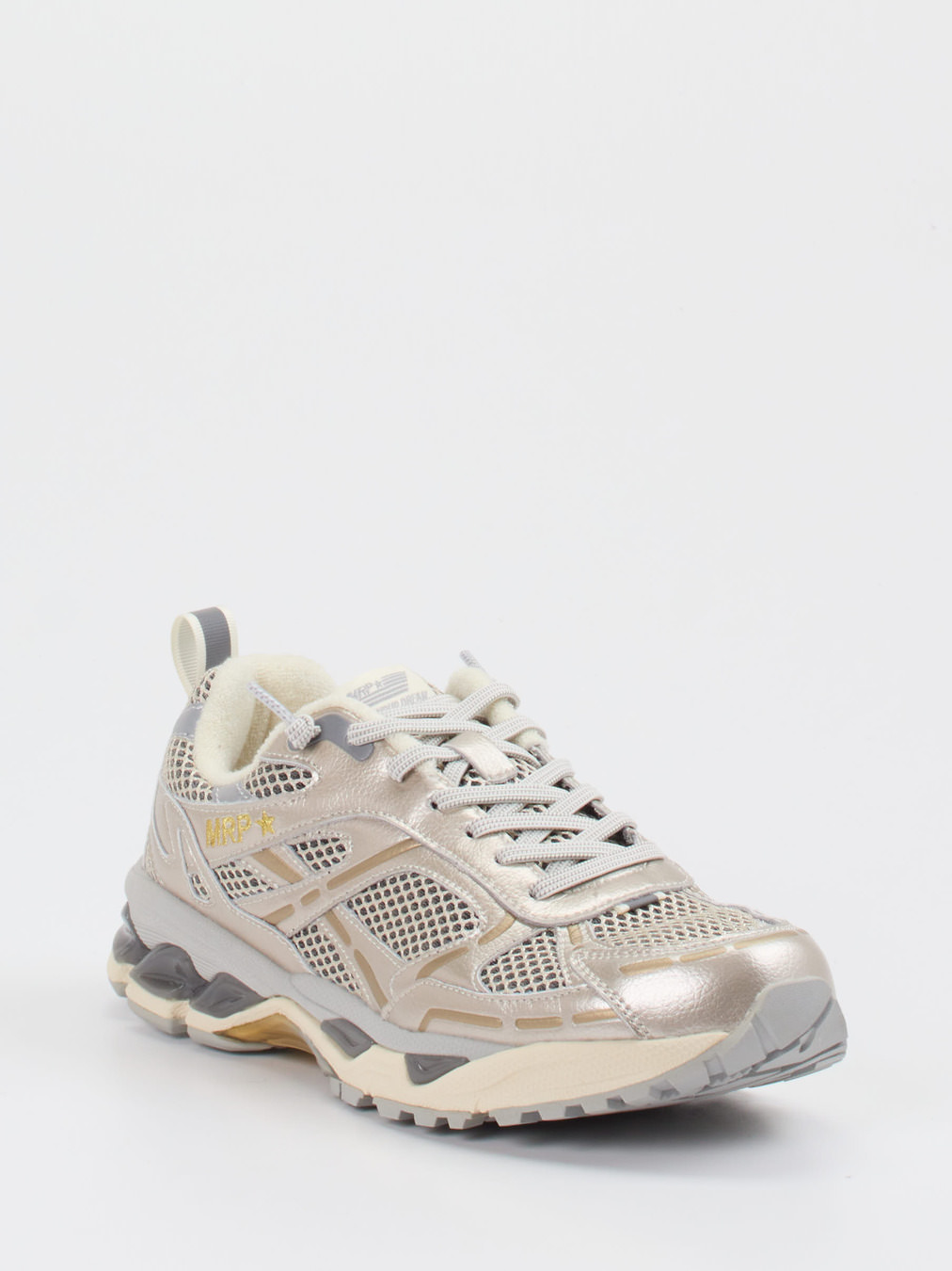 MRP – Sneaker aus Textil in Champagner-Metallic