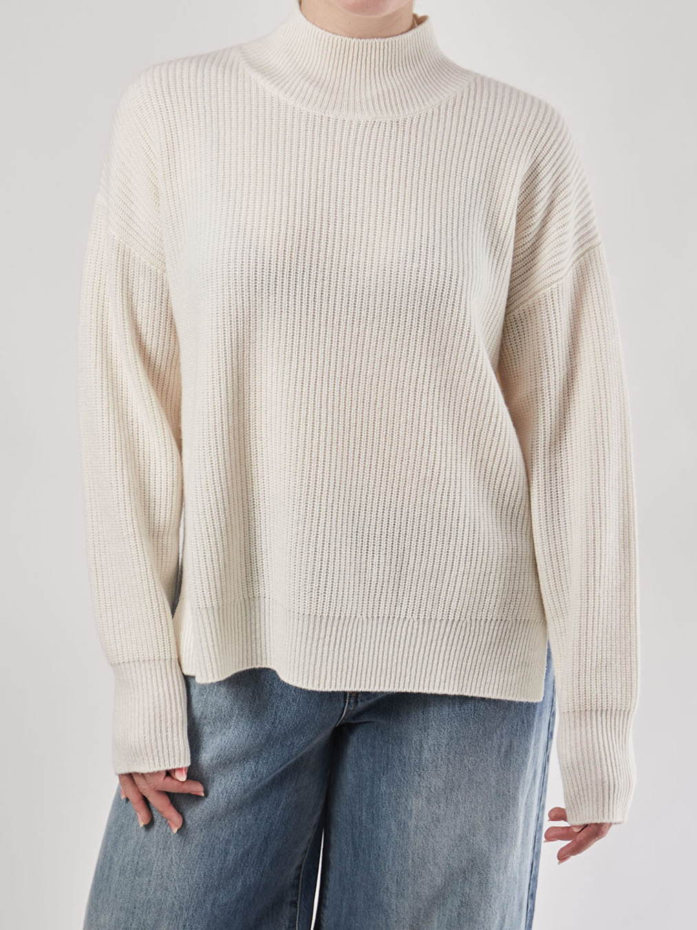 FLONA – Strickpullover aus geripptem Material cremeweiß