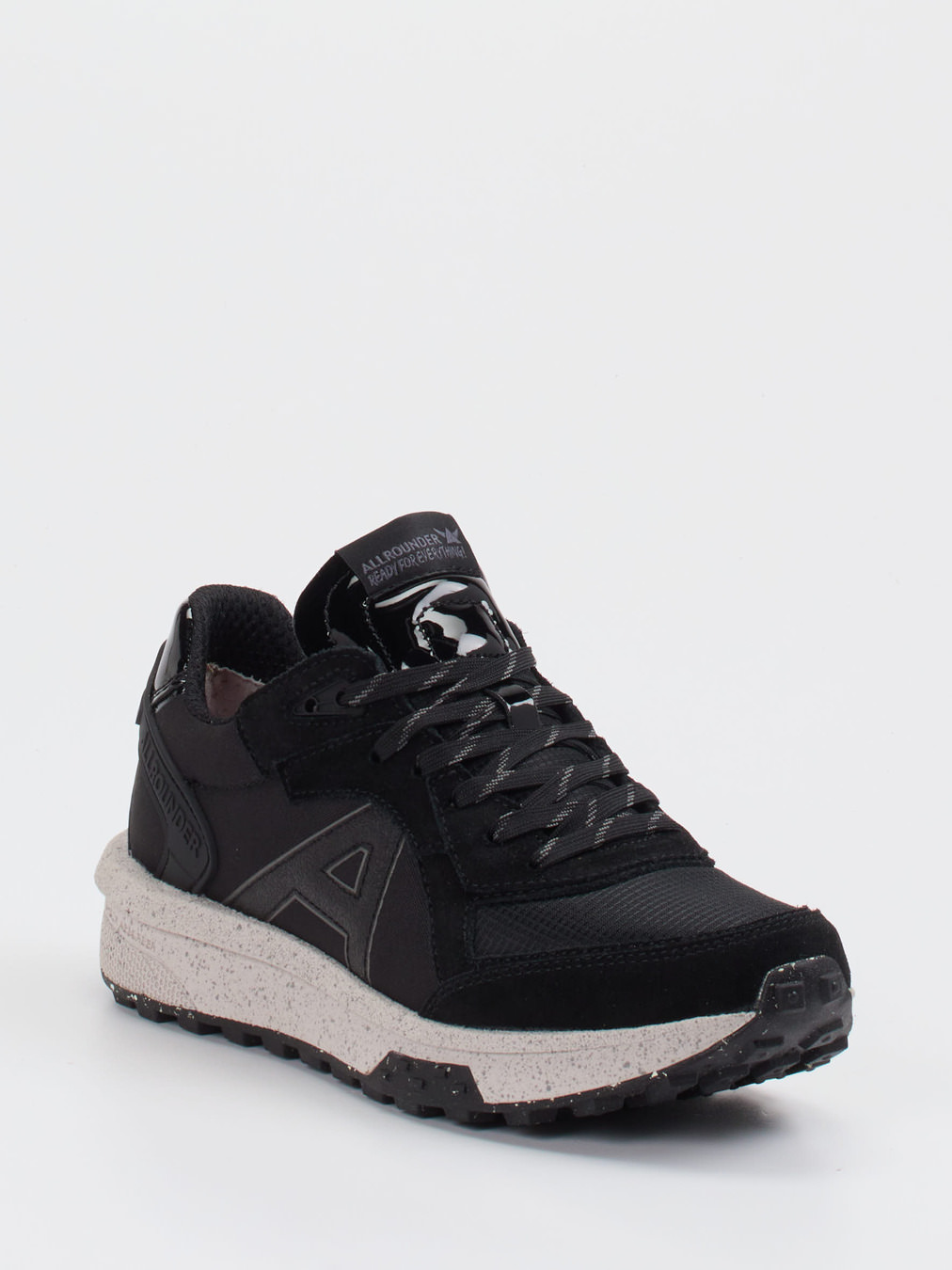 Allrounder – Outdoor-Sneaker aus Veloursleder und Mesh