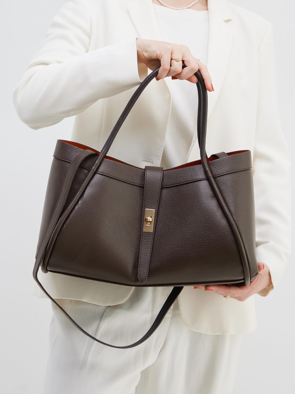 Marlon Firenze – Schultertasche aus Kalbleder Dunkelbraun