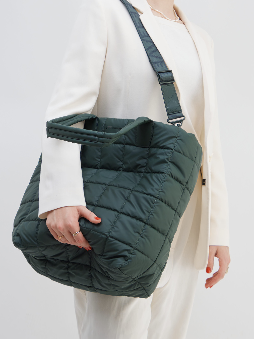 VeeCollective Berlin – Shopper aus Nylon Dunkelgrün