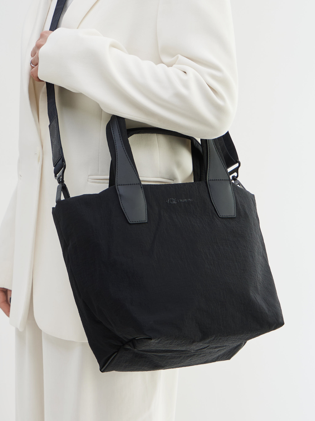 VeeCollective Berlin – Tote Bag aus Nylon in Schwarz