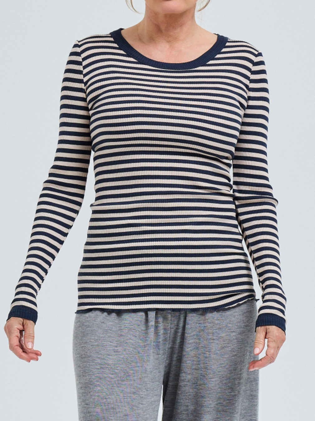 Seamless Basic – Langarmshirt aus Rippjersey Dunkelblau
