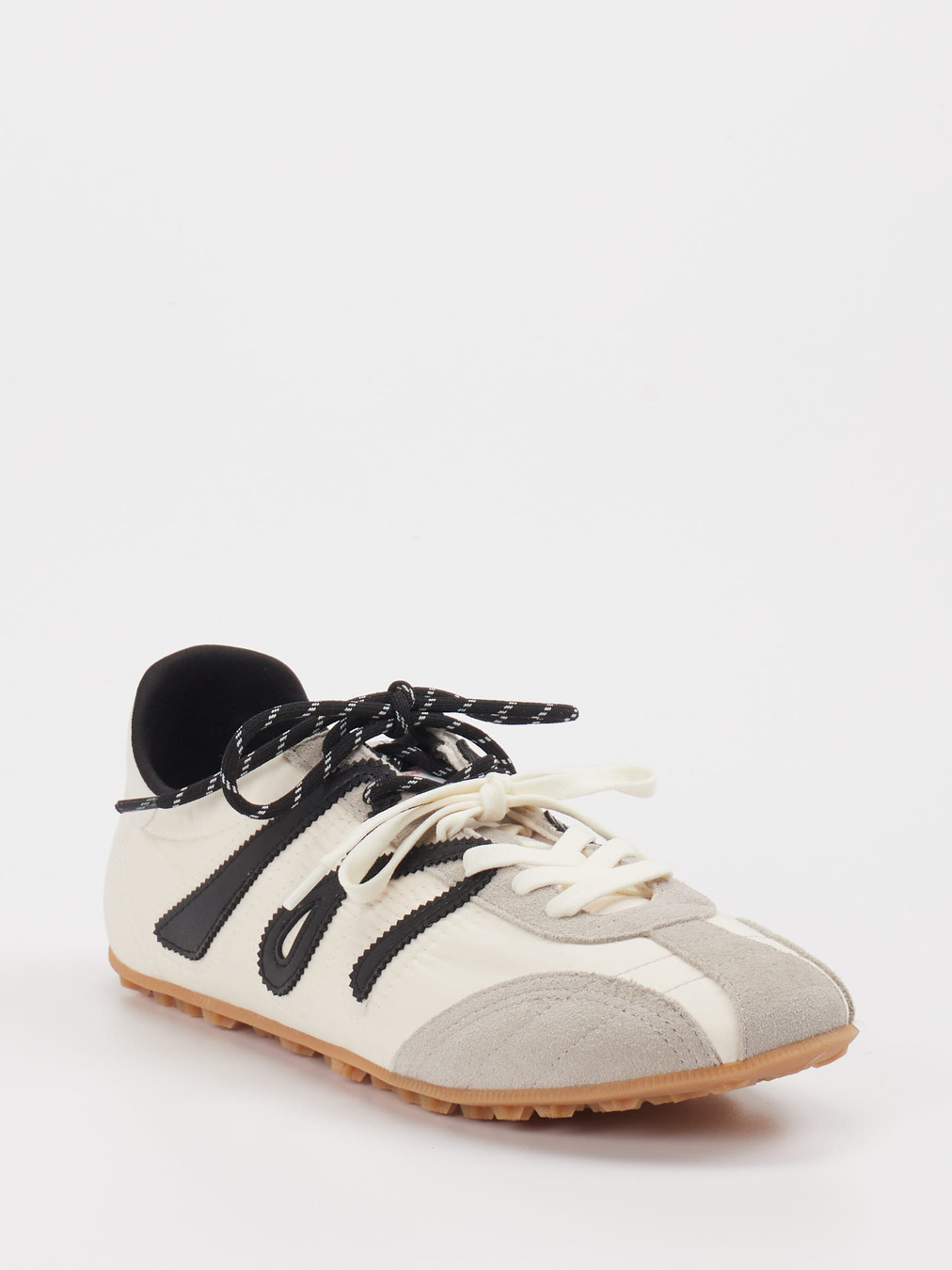 MRP – Sneaker aus Veloursleder und Textil cremeweiß