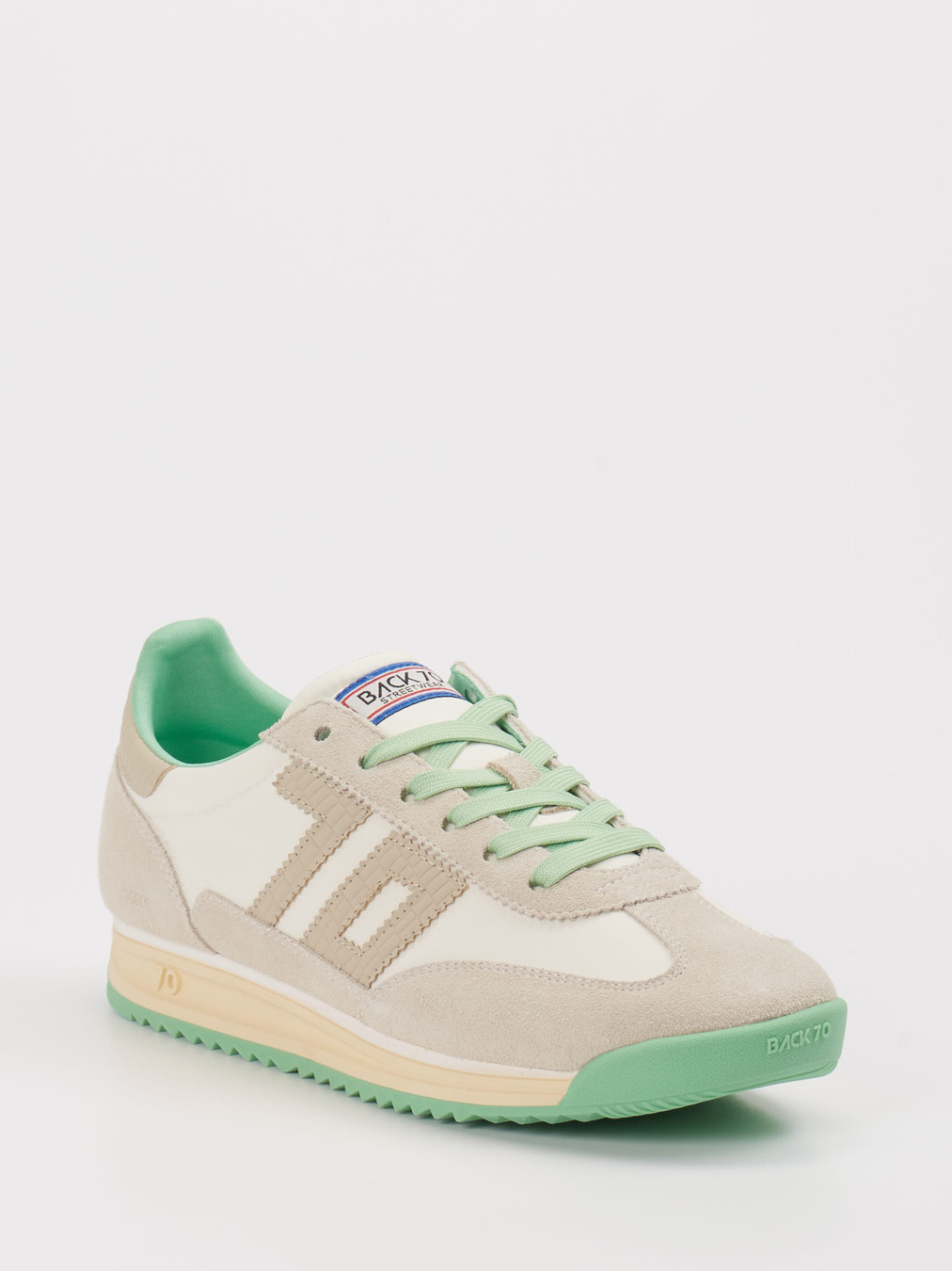 Back 70 – Sneaker aus Velours Textil weiß