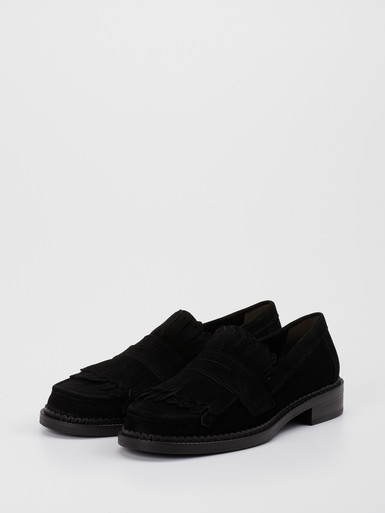 Slipper April