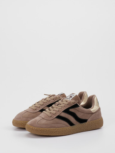 Sneaker Chic