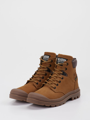 Sneaker high