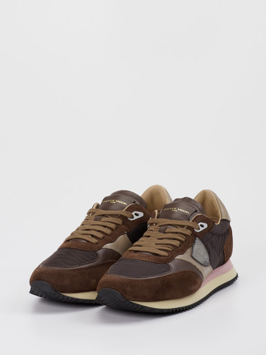 Sneaker