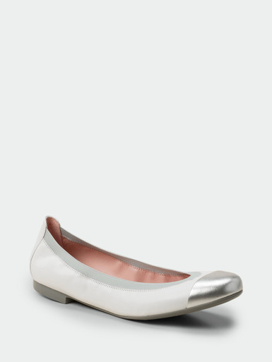 Pretty Ballerinas – Cap-Toe Ballerina aus Lammleder Offwhite