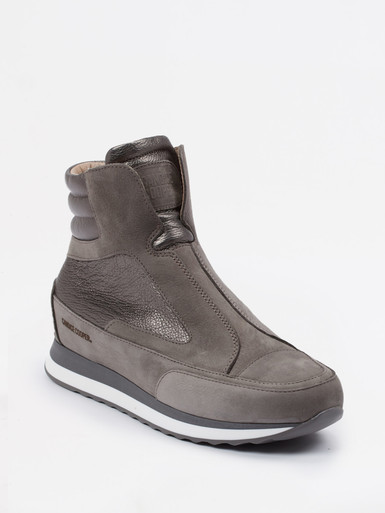 Sneaker high