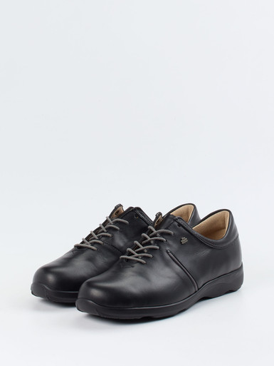 Schnürschuh