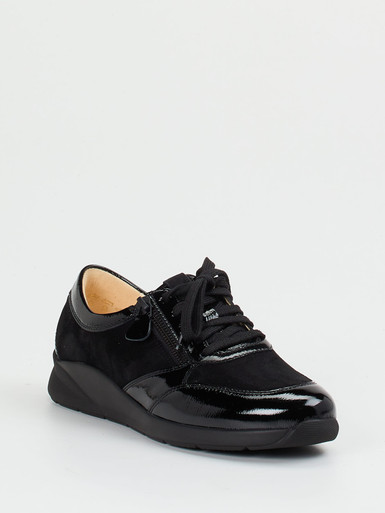 Schnürschuh