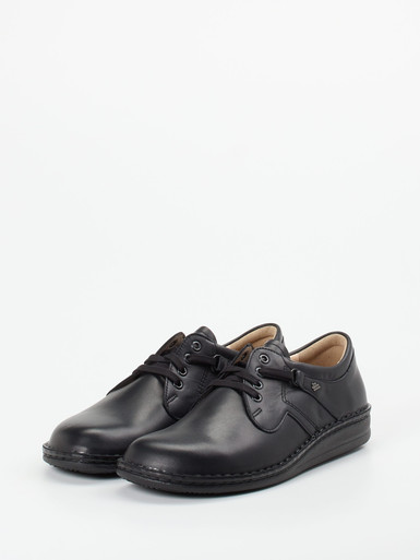 Schnürschuh