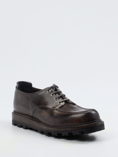 Schnürschuh