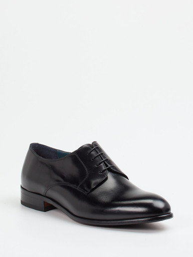 Schnürschuh