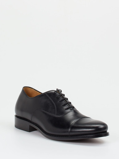 Schnürschuh