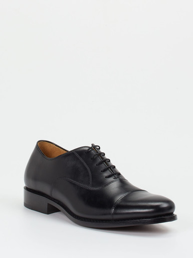 Schnürschuh