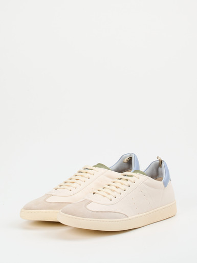 Sneaker