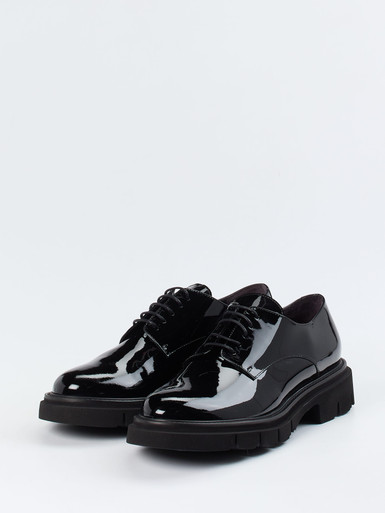 Schnürschuh
