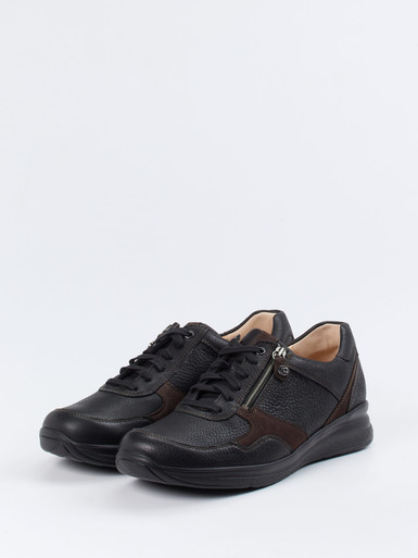 Schnürschuh