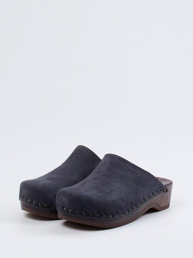 Clogs