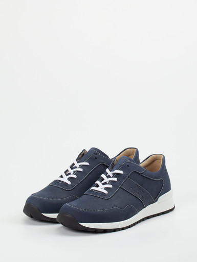 Schnürschuh